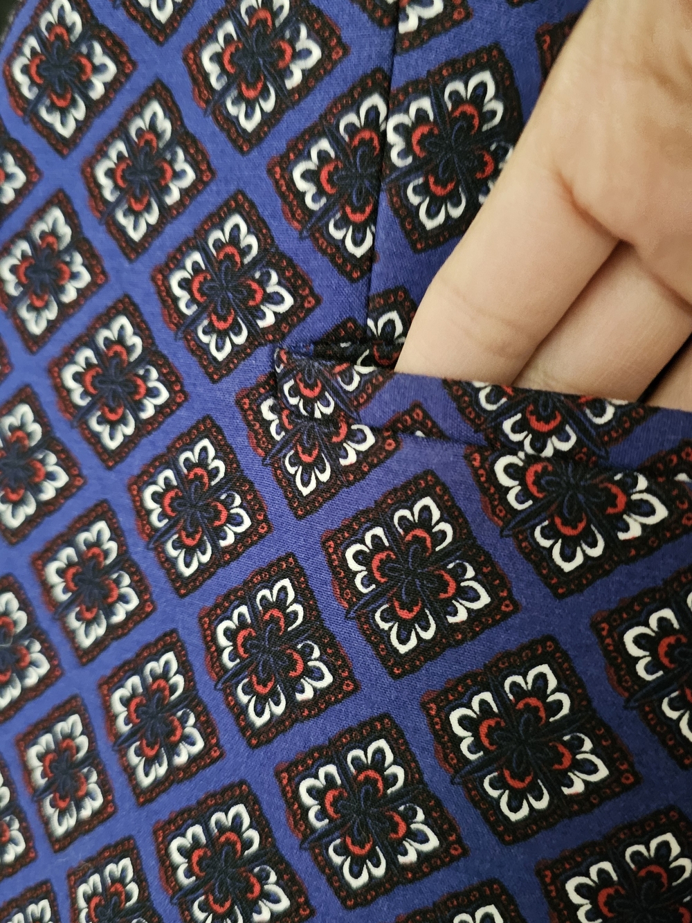 EXPRESS Geometric Pattern Single-Button Blazer - Picture 3 of 9